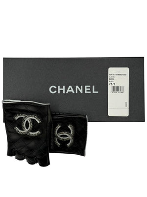 Chanel Quilted Lambskin Beaded CC Fingerless Gloves – Size 7½ – Excellent Preowned Condition (Rare)