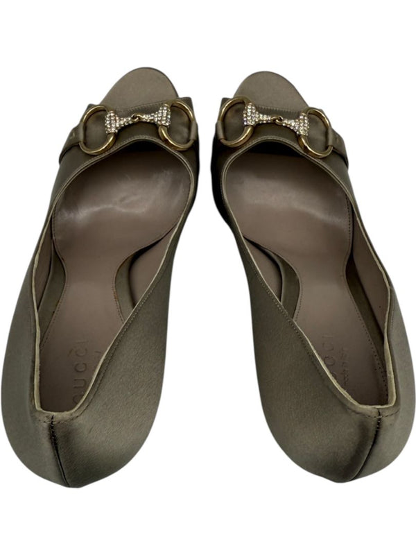 Gucci Satin Horsebit Peep-Toe Pumps with Crystal Detail – Size 8.5B