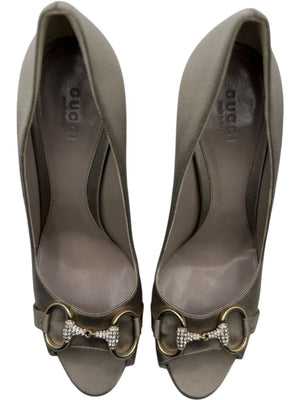 Gucci Satin Horsebit Peep-Toe Pumps with Crystal Detail – Size 8.5B