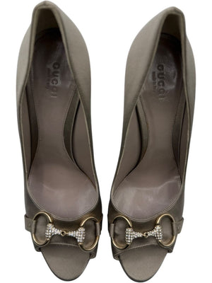 Gucci Satin Horsebit Peep-Toe Pumps with Crystal Detail – Size 8.5B