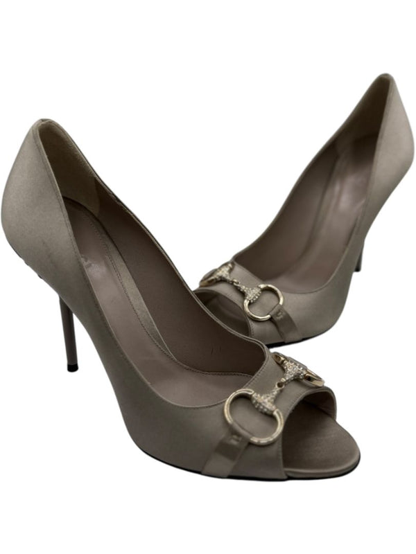 Gucci Satin Horsebit Peep-Toe Pumps with Crystal Detail – Size 8.5B