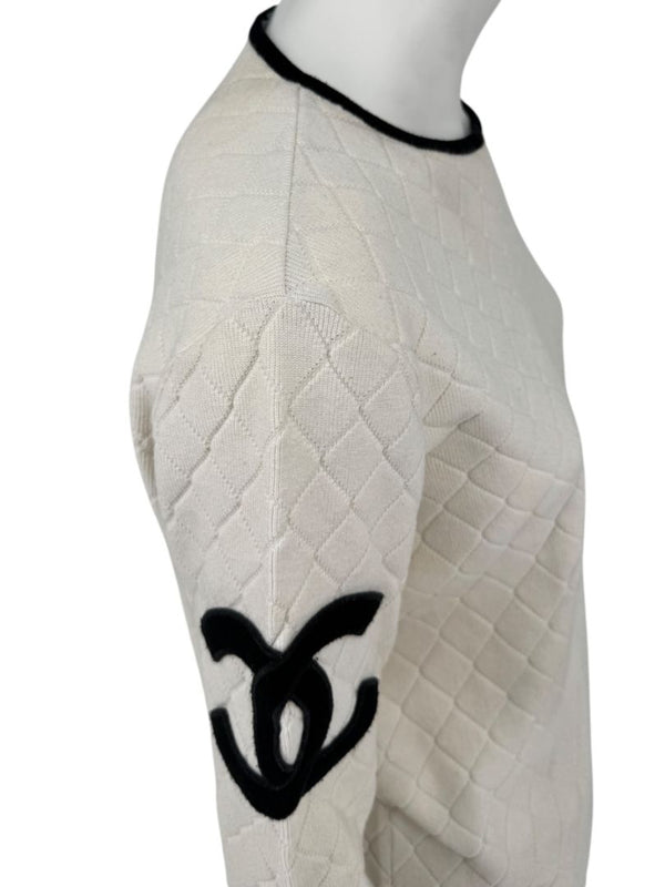 Chanel Ivory Quilted CC Logo Sweater – Size 42 (FR)