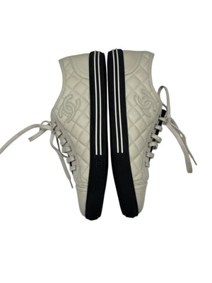 CHANEL Caviar Quilted CC Sneakers in Dark White – Size 40 BNIB