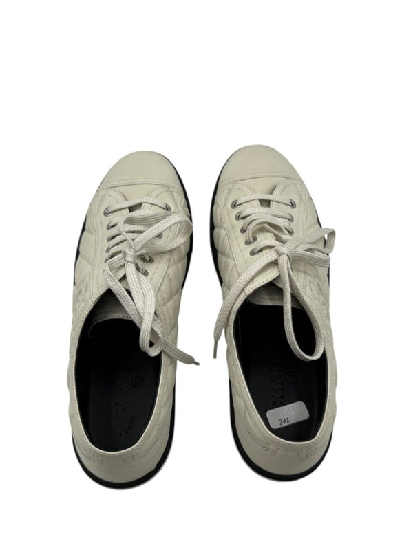CHANEL Caviar Quilted CC Sneakers in Dark White – Size 40 BNIB