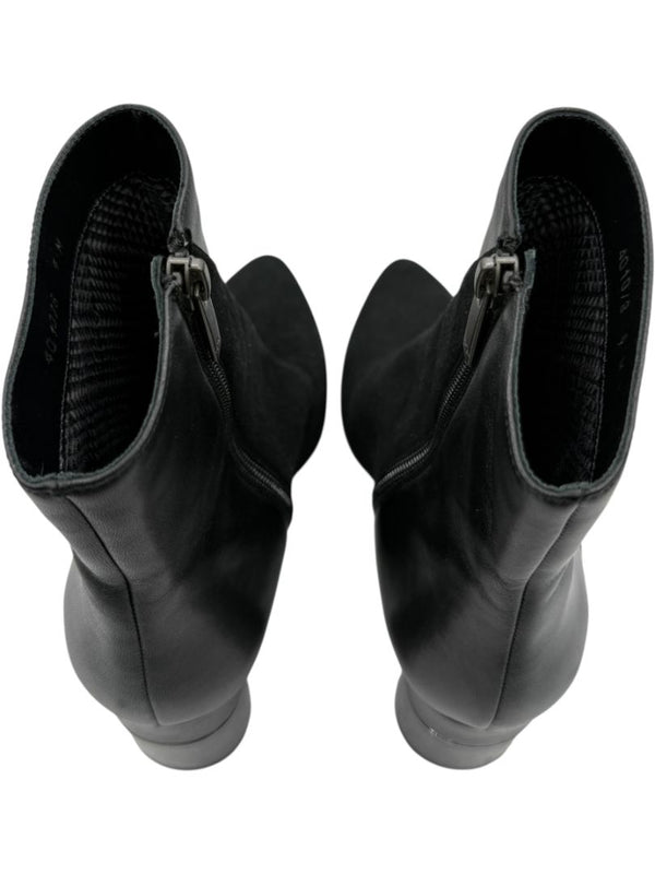 Aquatalia Black Suede/Leather Pointed Toe Booties – Size 9