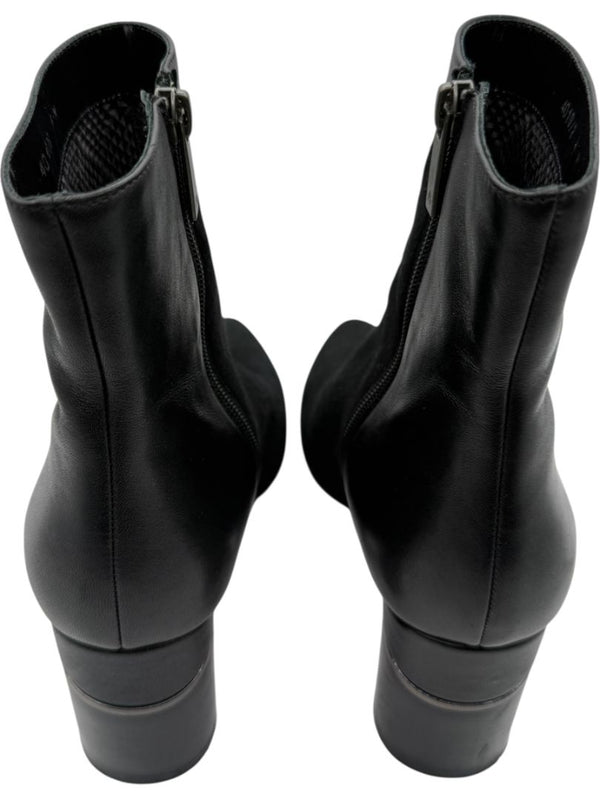 Aquatalia Black Suede/Leather Pointed Toe Booties – Size 9