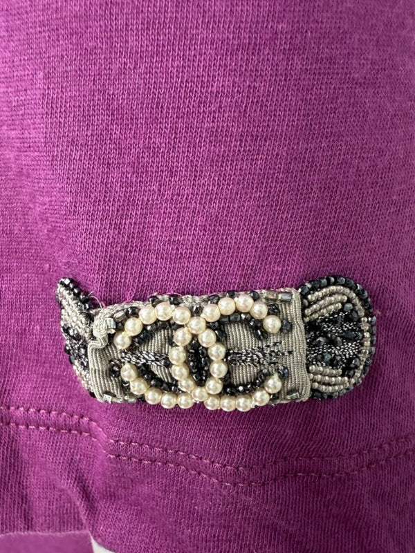 Chanel Purple Cotton T-Shirt with Beaded CC Logo – Spring 2009 Collection – Size FR 44 (US 10/12)