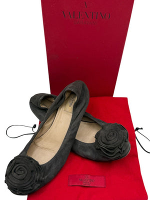 Valentino Garavani Gray Suede Rosette Ballet Flats – Size 36.5