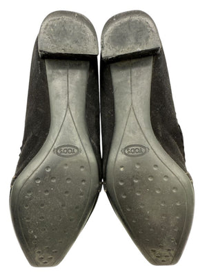 Tod’s Black Suede Chain-Detail Pumps – Size 6.5