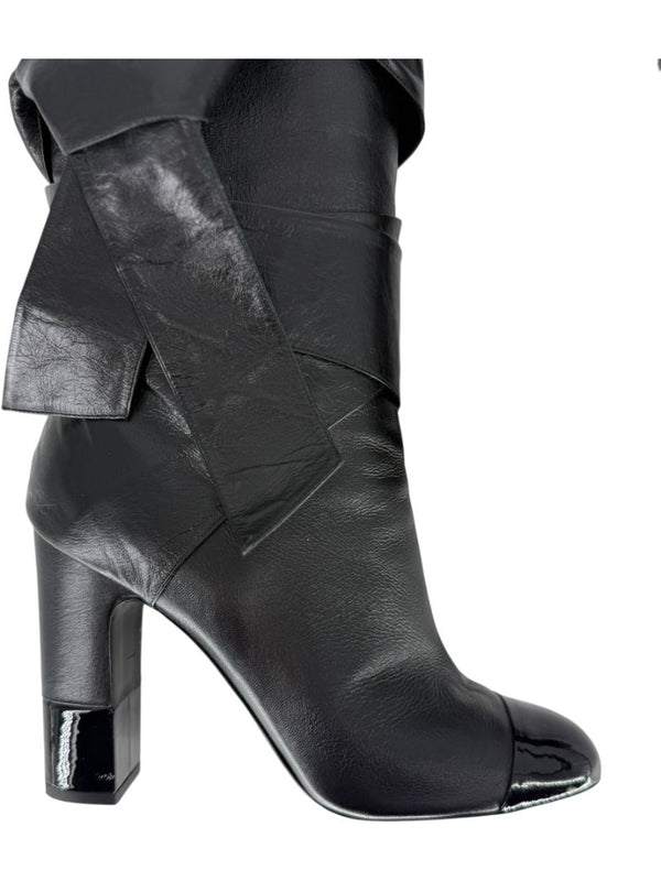 Chanel Black Leather & Patent Bow-Tie Boots – Size 39