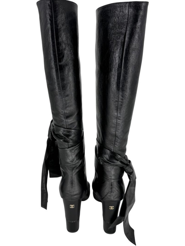 Chanel Black Leather & Patent Bow-Tie Boots – Size 39