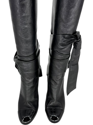 Chanel Black Leather & Patent Bow-Tie Boots – Size 39