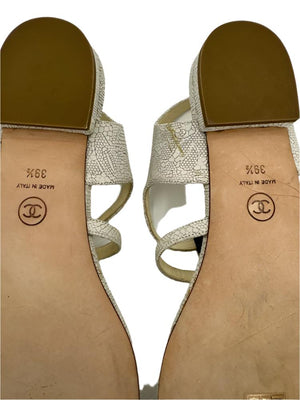 CHANEL White Black Stingray Interlocking CC Logo Leather T Strap Sandals Sz. 39.5