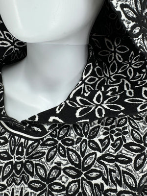 Alaia Iconic knit Poncho/Hoodie Long Sleeve Black and White Floral – Size 40/ US 10