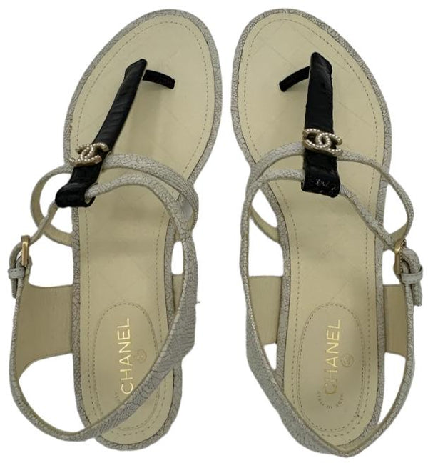 CHANEL White Black Stingray Interlocking CC Logo Leather T Strap Sandals Sz. 39.5